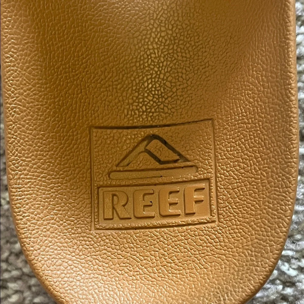 Reef Women's Tan Sandals - Picture 6 of 8
